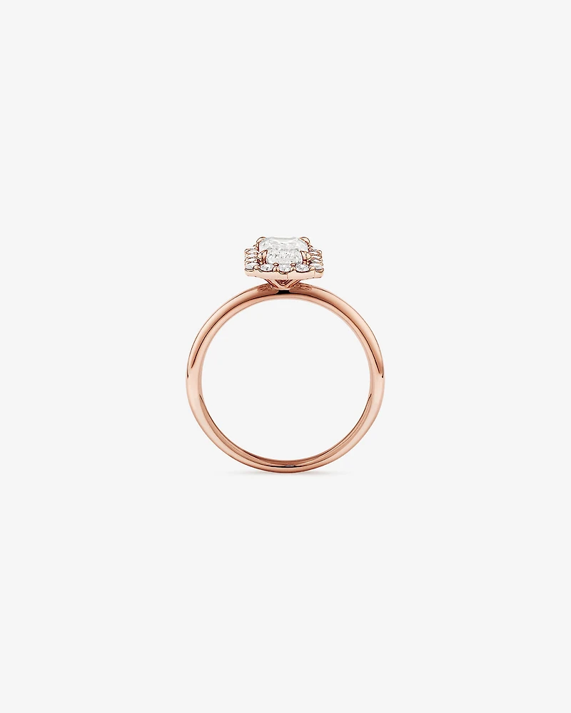 Bague De Fiançailles Halo En Diamant De Laboratoire Taille Émeraude De 1,46 Carat Poids Total En Or Jaune Et Blanc 14 Carats