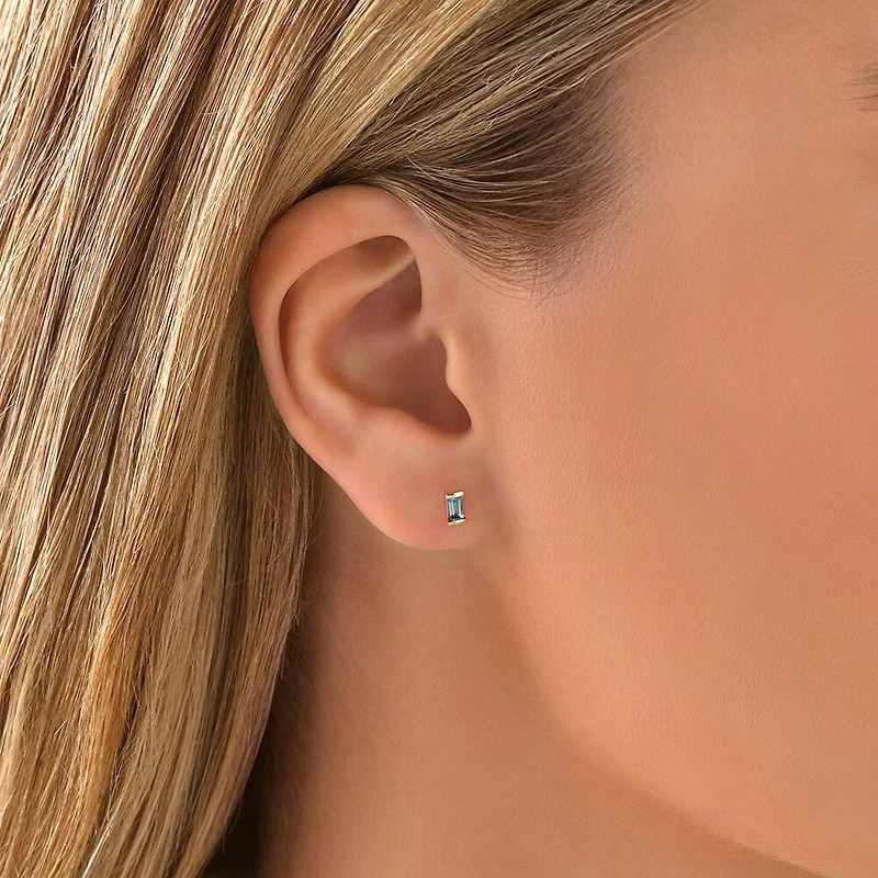 Stud Earrings with London Blue Topaz in 10kt Yellow Gold