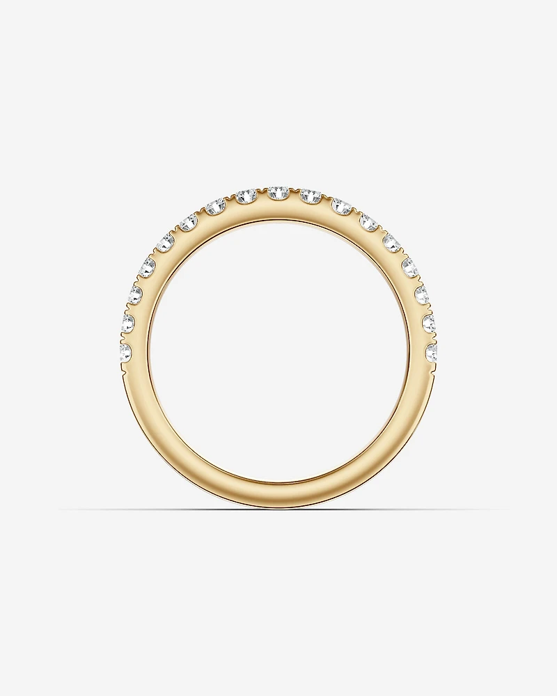 Alliance en or blanc 14 K avec diamants totalisant 0,50 ct