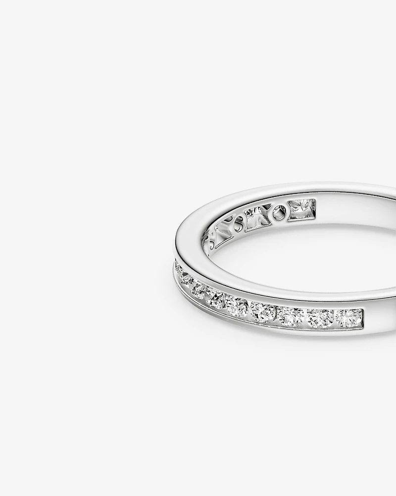 Alliance en or jaune 14 K avec diamants totalisant 0,50 ct
