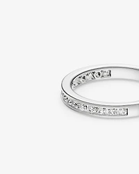 Alliance en or jaune 14 K avec diamants totalisant 0,50 ct