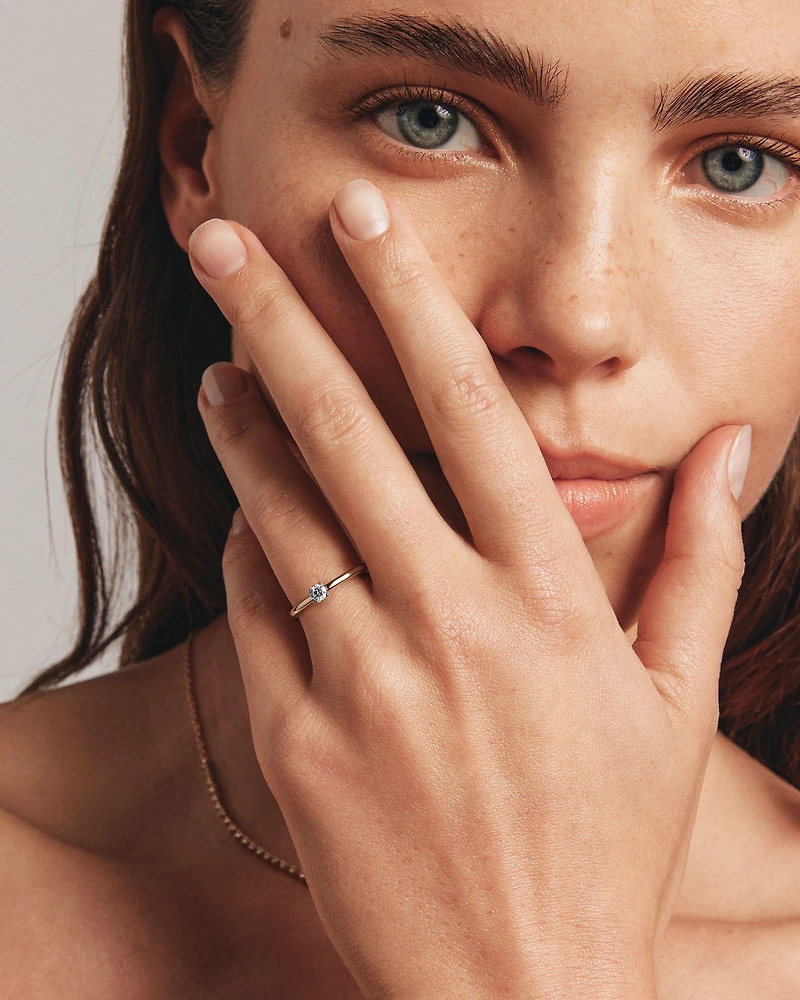 Bague de Fiançailles Solitaire en Diamant Rond Brillant 0,22 Carat TW avec Halo Caché en Or Jaune et Blanc 14 kt