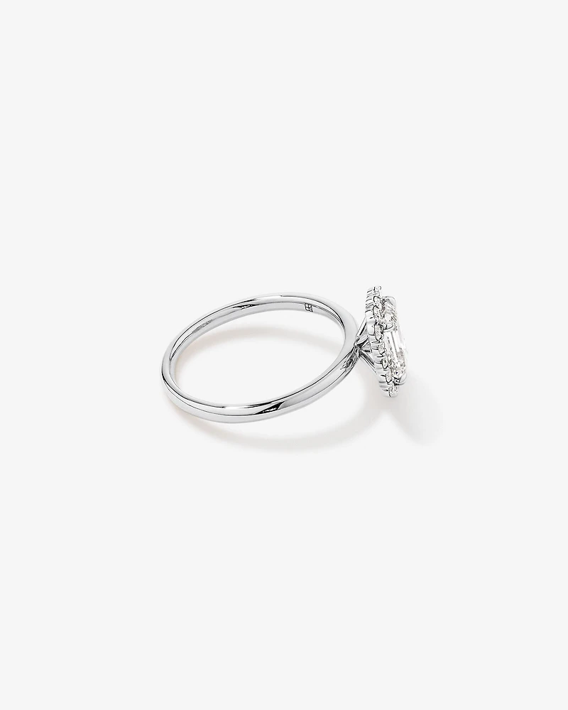 Bague De Fiançailles Halo En Diamant De Laboratoire Taille Émeraude De 1,46 Carat Poids Total En Or Jaune Et Blanc 14 Carats