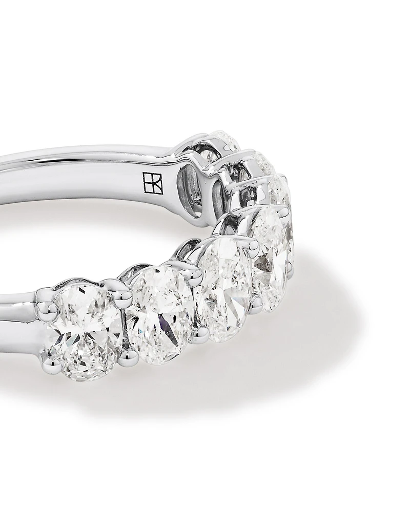 Bague De Mariage En Diamant De Laboratoire Ovale De 2,00 Carats Poids Total En Or Blanc 14 Carats