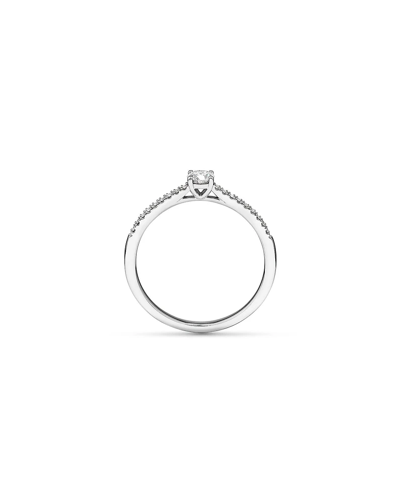Bague de Fiançailles avec Accent Latéral en Diamant Rond Brillant 0,25 Carat TW en Or Blanc 14 kt