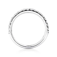 Alliance en or blanc 14 K avec diamants totalisant 0,50 ct