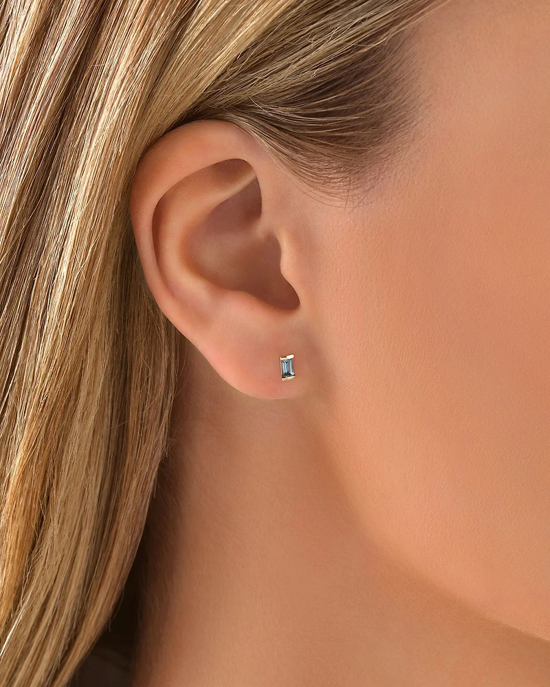 Stud Earrings with London Blue Topaz in 10kt Yellow Gold