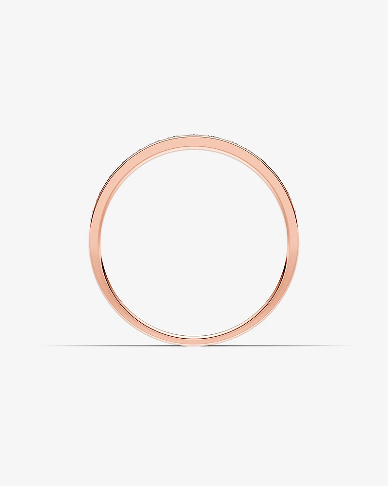 Alliance en or blanc 14 K avec diamants totalisant 0,25 ct