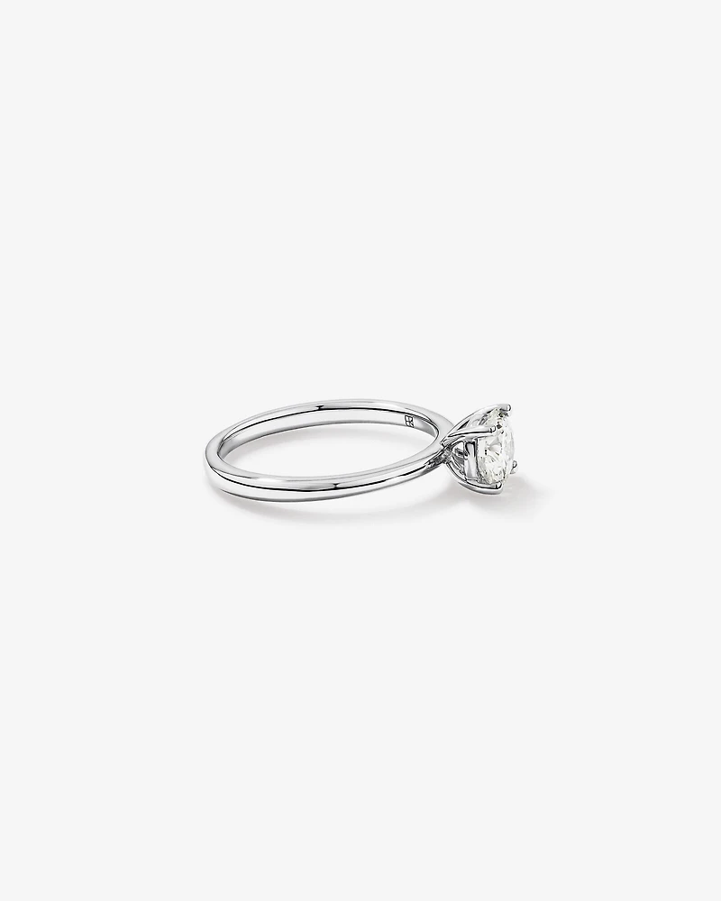 Bague Solitaire avec Diamant Rond Brillant de 0,70 Carat TW en Or Blanc 18 kt