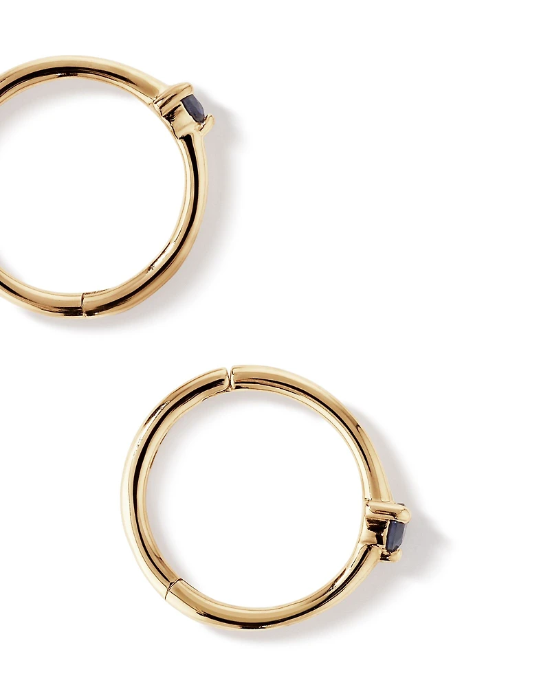 Boucles d'oreilles dormeuses avec accent de pierres précieuses saphir bleu en or jaune 10 carats