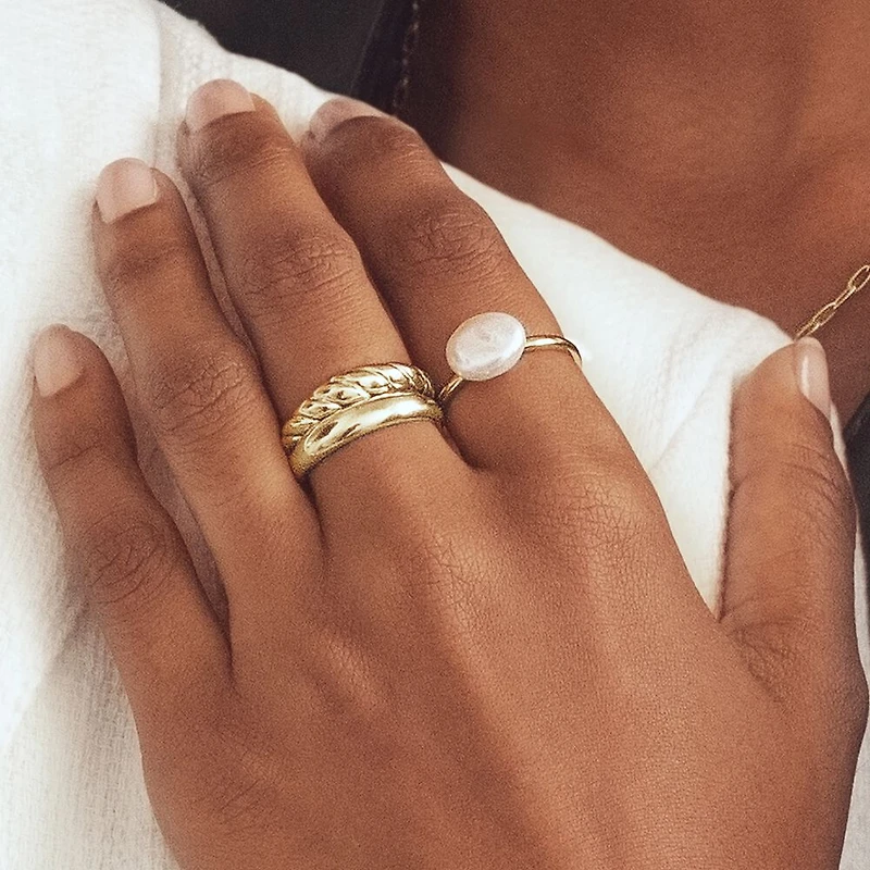 Ring with 9-10mm Cultured Freshwater Baroque Pearls in 10kt Yellow Gold