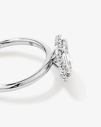 Bague De Fiançailles Halo En Diamant De Laboratoire Taille Émeraude De 1,46 Carat Poids Total En Or Jaune Et Blanc 14 Carats
