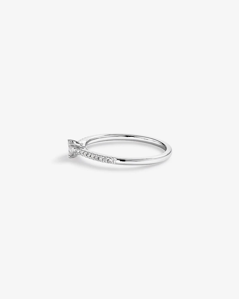 Bague de Fiançailles avec Accent Latéral en Diamant Rond Brillant 0,25 Carat TW en Or Blanc 14 kt
