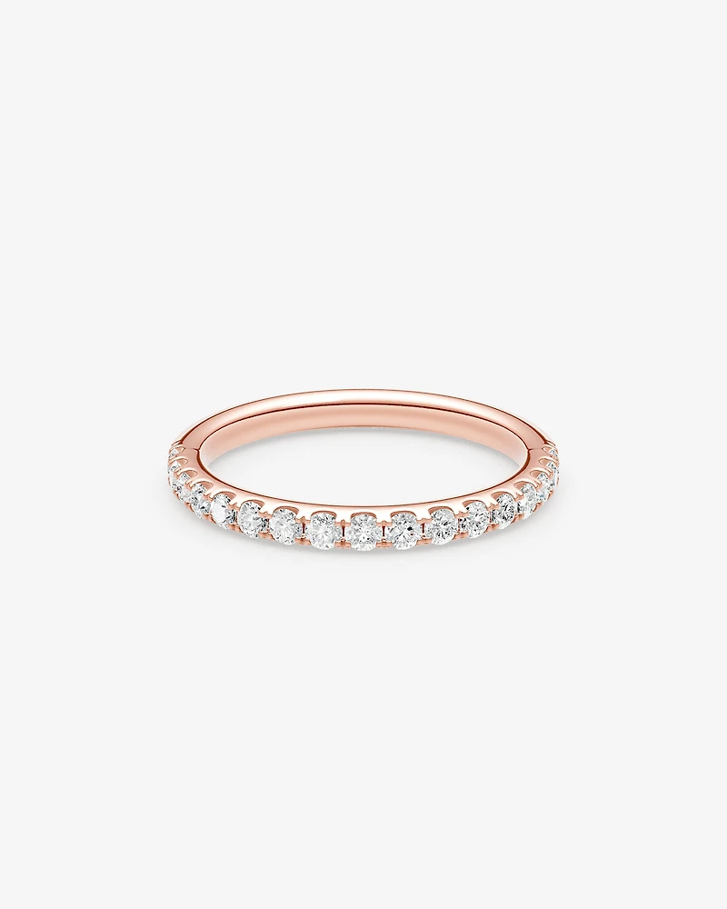 Alliance en or blanc 14 K avec diamants totalisant 0,50 ct