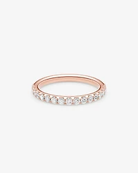 Alliance en or blanc 14 K avec diamants totalisant 0,50 ct