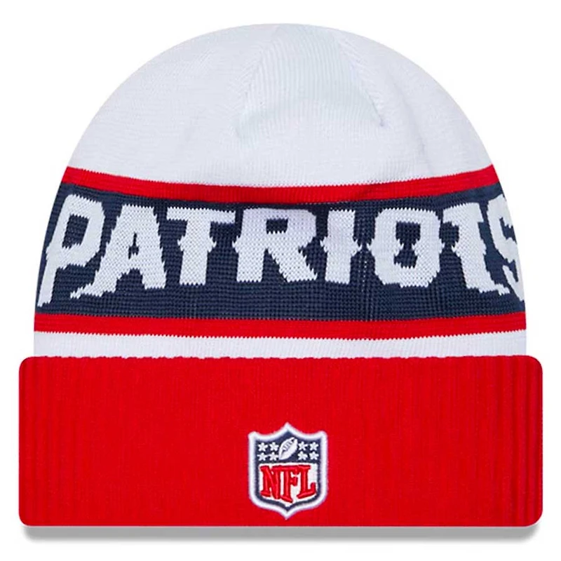 New England Patriots New Era 2023 White Sideline Tech Cuffed Knit Hat