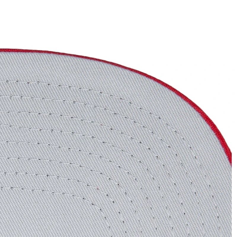 Chicago Bulls White and Red Logo Shine Mitchell & Ness NBA Snapback Hat