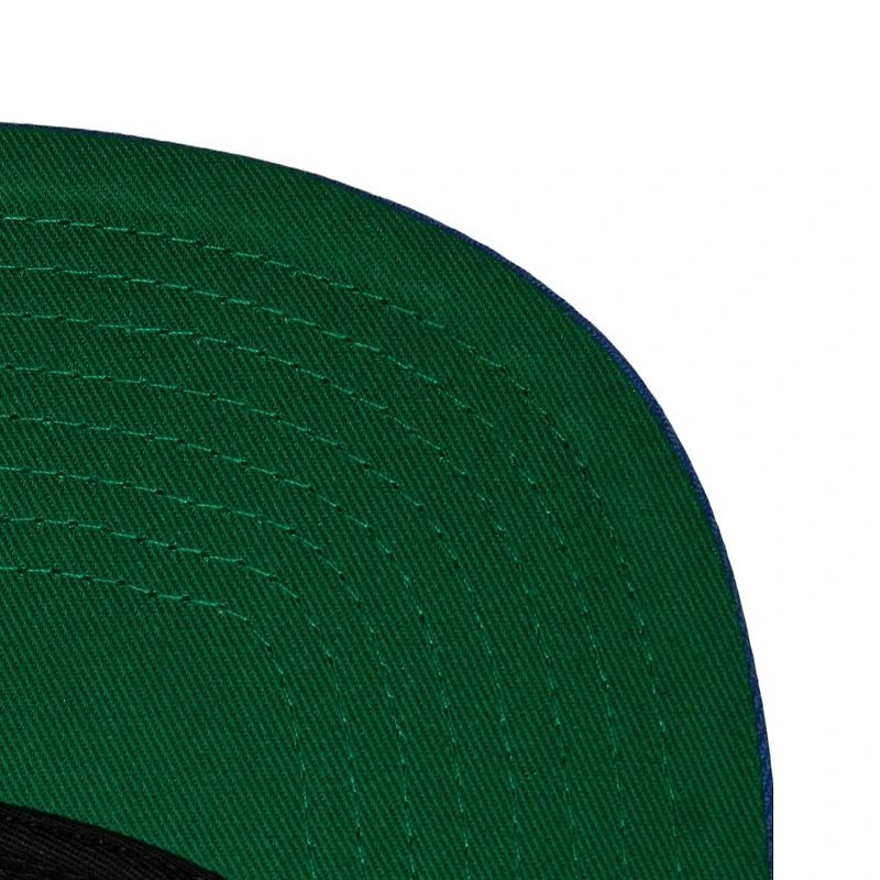 Sacramento Kings White and Purple Logo Shine Mitchell & Ness NBA Snapback Hat