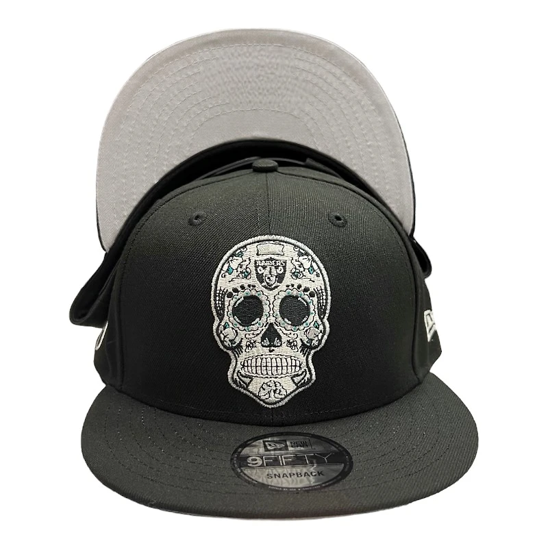 Las Vegas Raiders Black Sugar Skull Gray UV New Era 9FIFTY Snapback Hat
