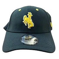 Wyoming Cowboys Black New Era 39THIRTY Flex Hat