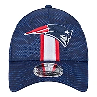 New England Patriots Navy 2024 NFL Sideline New Era 9FORTY Stretch-Snap Hat