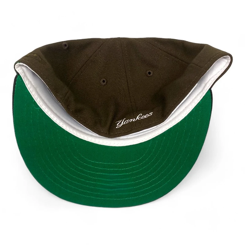 New York Yankees Brown and Black MLB Side Batty Green UV Era 59FIFTY Fitted Hat