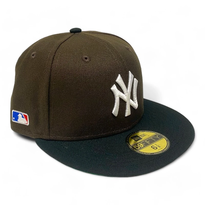 New York Yankees Brown and Black MLB Side Batty Green UV Era 59FIFTY Fitted Hat