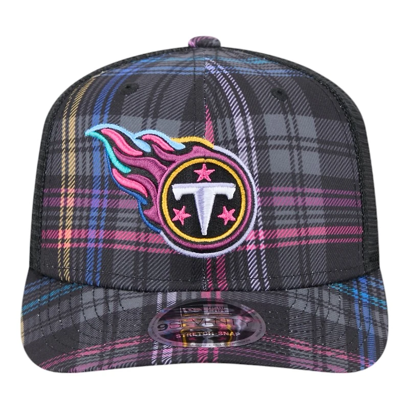 Tennessee Titans 2024 NFL Crucial Catch Plaid New Era 9SEVENTY Trucker Snapback Hat