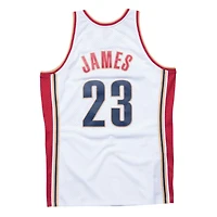 Cleveland Cavaliers Lebron James Mitchell & Ness - Hardwood Classics Swingman Player White Jersey