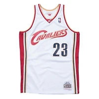 Cleveland Cavaliers Lebron James Mitchell & Ness - Hardwood Classics Swingman Player White Jersey
