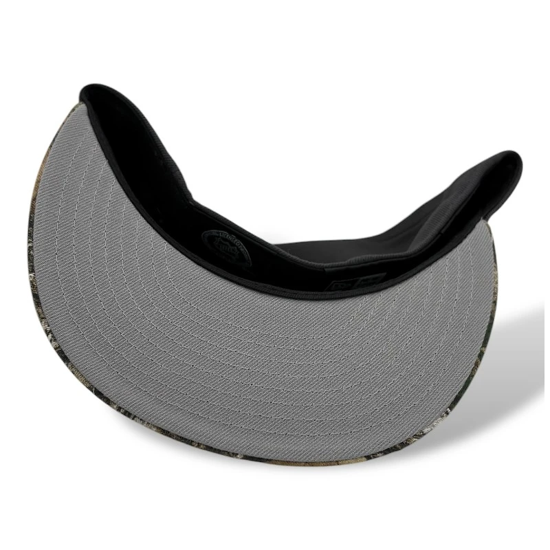 Chicago Blackhawks Graphite and Realtree Alt Logo Patch Gray UV New Era 59FIFTY Fitted Hat