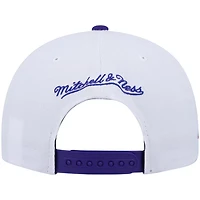 Charlotte Hornets White and Purple Mitchell & Ness NBA Hardwood Classic Snapback Hat