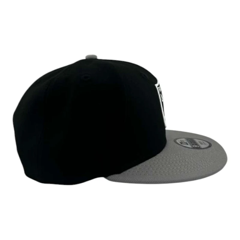 Youth Las Vegas Raiders Black and Gray Basic New Era 9FIFTY Snapback Hat