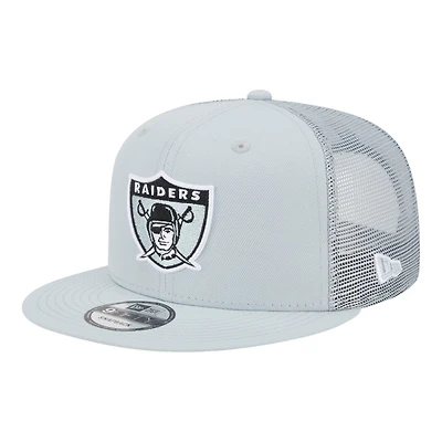 Las Vegas Raiders Gray Trucker New Era 9FIFTY Snapback Hat