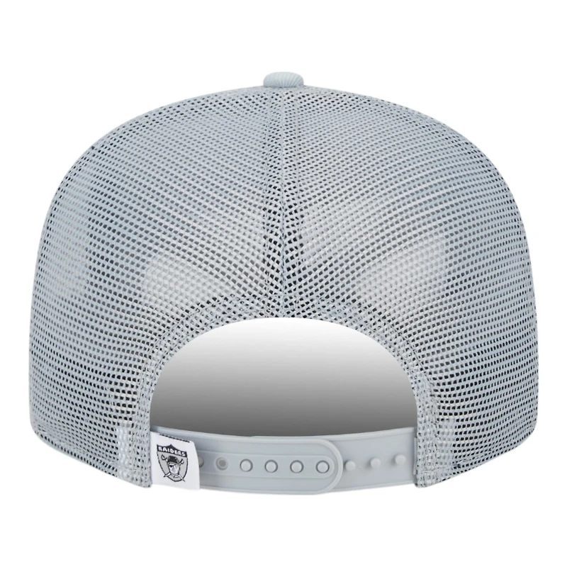 Las Vegas Raiders Gray Trucker New Era 9FIFTY Snapback Hat