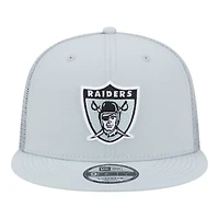 Las Vegas Raiders Gray Trucker New Era 9FIFTY Snapback Hat