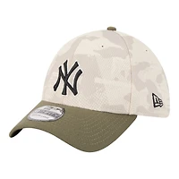 New York Yankees Light Beige and Olive 2025 Armed Forces Day Era 39THIRTY Flex Hat