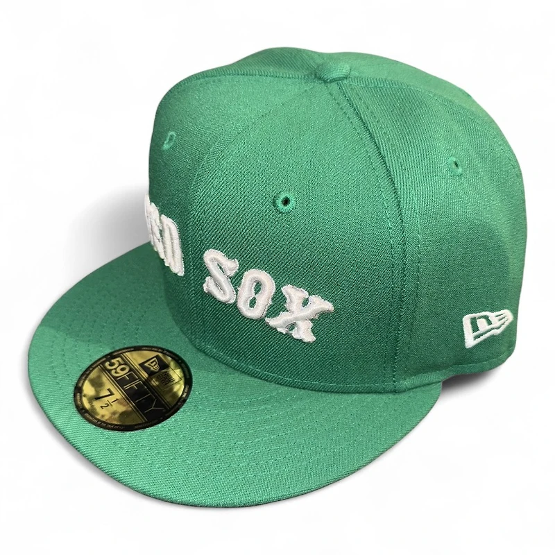 Boston Red Sox Kelly Green Clover Patch Ireland Flag Batterman Gray UV New Era 59FIFTY Fitted Hat