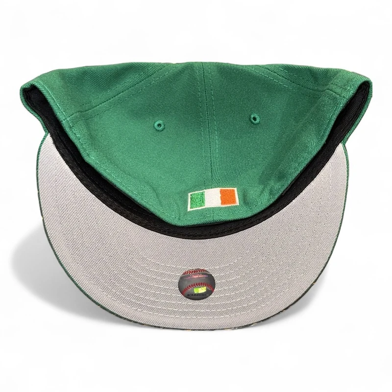 Boston Red Sox Kelly Green Clover Patch Ireland Flag Batterman Gray UV New Era 59FIFTY Fitted Hat