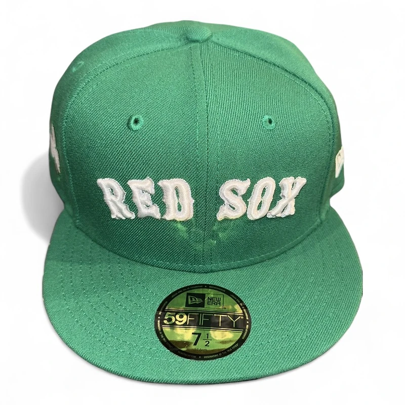 Boston Red Sox Kelly Green Clover Patch Ireland Flag Batterman Gray UV New Era 59FIFTY Fitted Hat