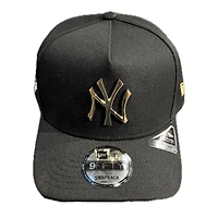 New York Yankees Black with Gold Metal Badge Logo 2000 WS Patch New Era 9FIFTY A-Frame Snapback Hat