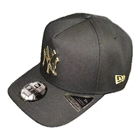 New York Yankees Black with Gold Metal Badge Logo 2000 WS Patch New Era 9FIFTY A-Frame Snapback Hat