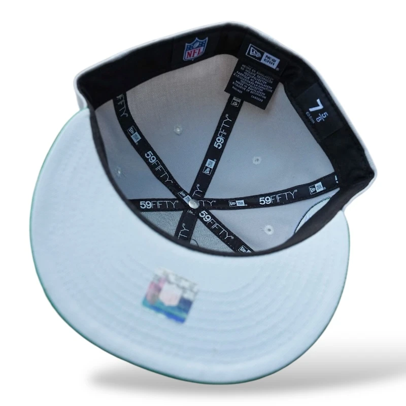 Philadelphia Eagles Kelly Green Medium Silver Leon the Lab Helmet Patch Snow Gray UV New Era 59FIFTY Fitted Hat
