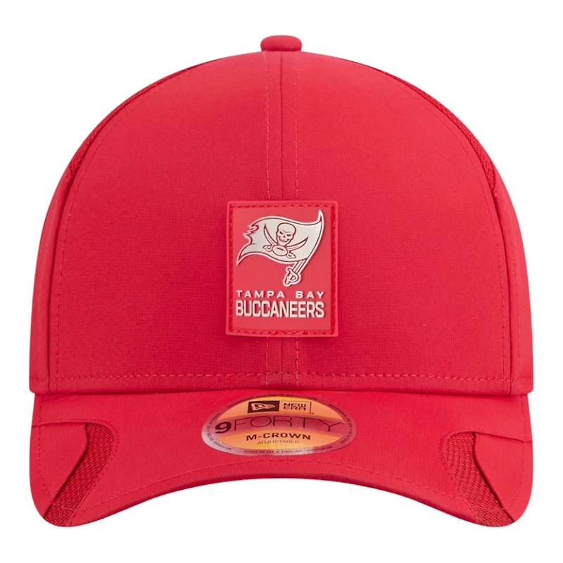 Youth Tampa Bay Buccaneers Red 2025 NFL Sideline New Era 9FORTY M-Crown Adjustable Hat