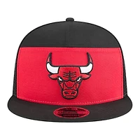 Chicago Bulls Black and Red Mesh Back Outdoor New Era 9FIFTY Split Panel Snapback Hat
