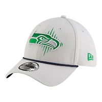 Seattle Seahawks Wolf Gray Rivalries Collection Sideline New Era 39THIRTY Flex Fit Hat