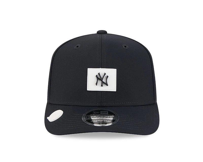 New York Yankees Navy 2026 Clubhouse New Era 9SEVENTY Stretch Snapback Hat
