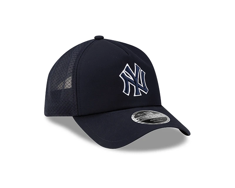New York Yankees Navy 2026 Batting Practice New Era 9FORTY Apex Trucker Adjustable Hat