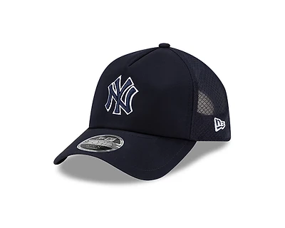 New York Yankees Navy 2026 Batting Practice New Era 9FORTY Apex Trucker Adjustable Hat