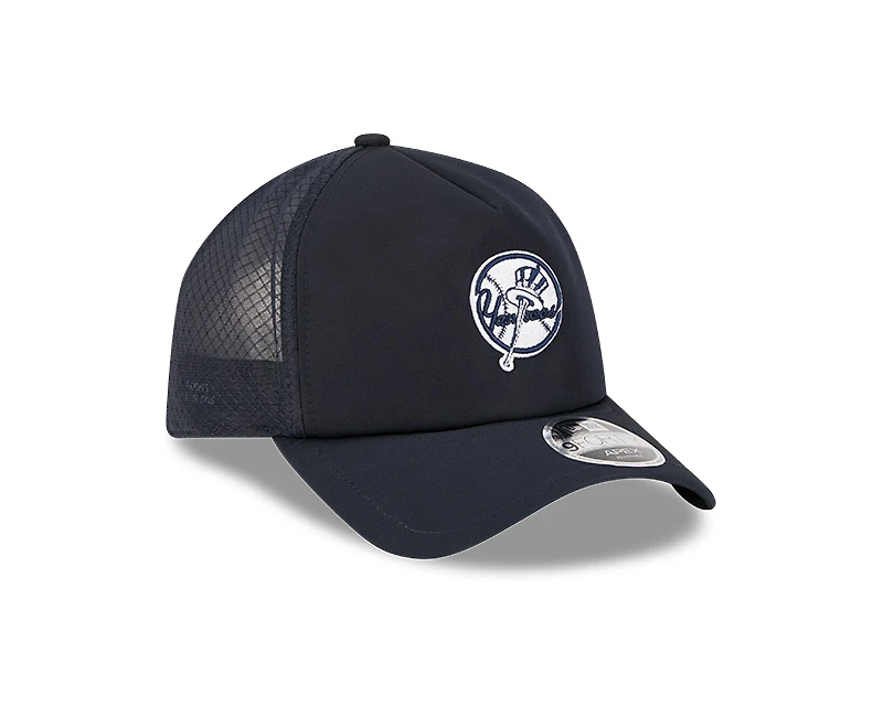 New York Yankees Navy Alternate 2026 Batting Practice New Era 9FORTY Apex Trucker Adjustable Hat